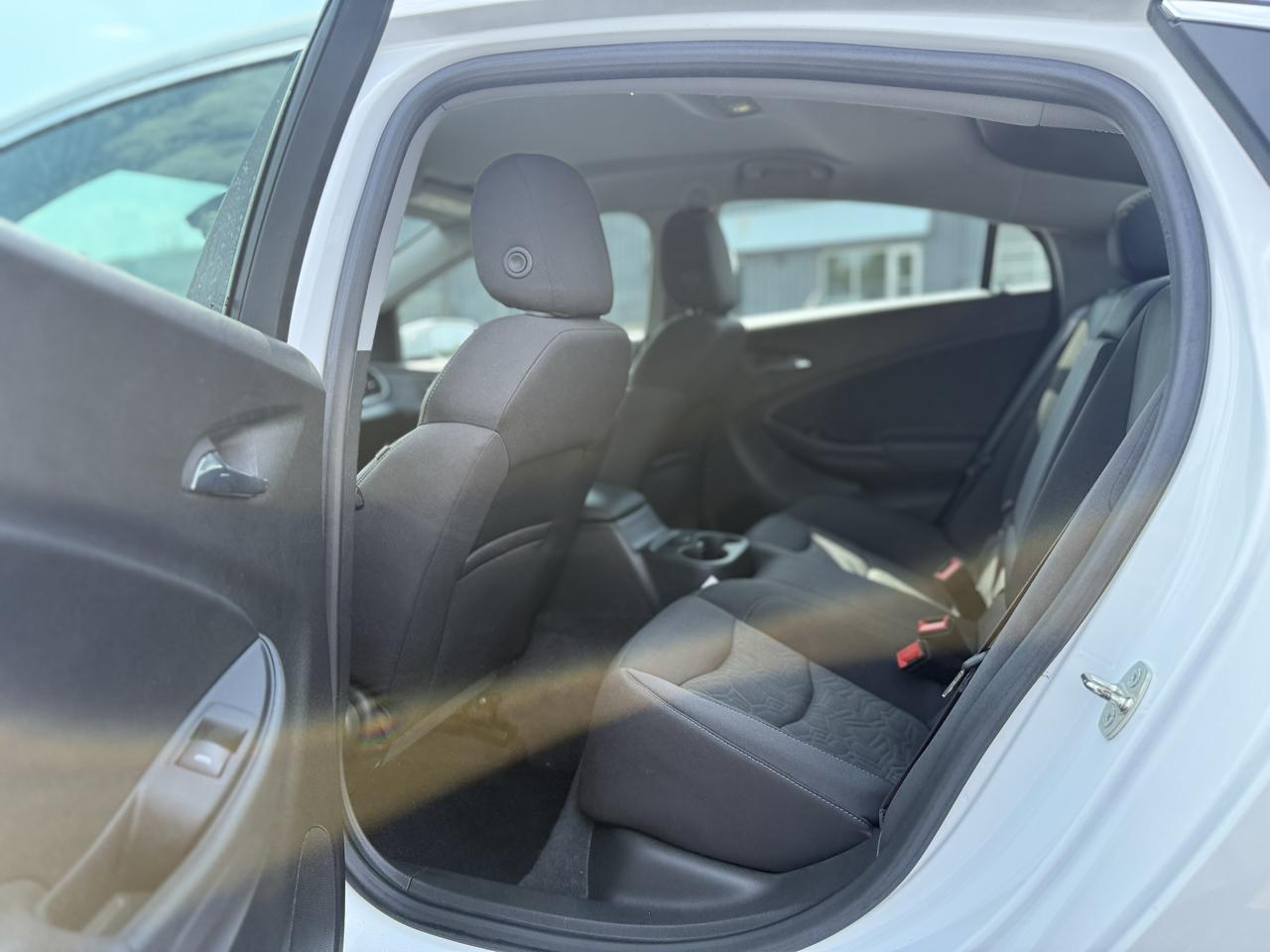 Chevrolet Volt LT w/ Standard Emission Package 2017