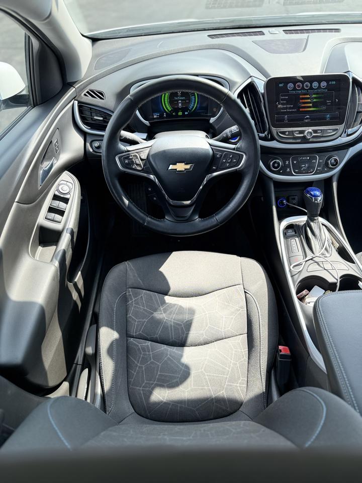 Chevrolet Volt LT w/ Standard Emission Package 2017