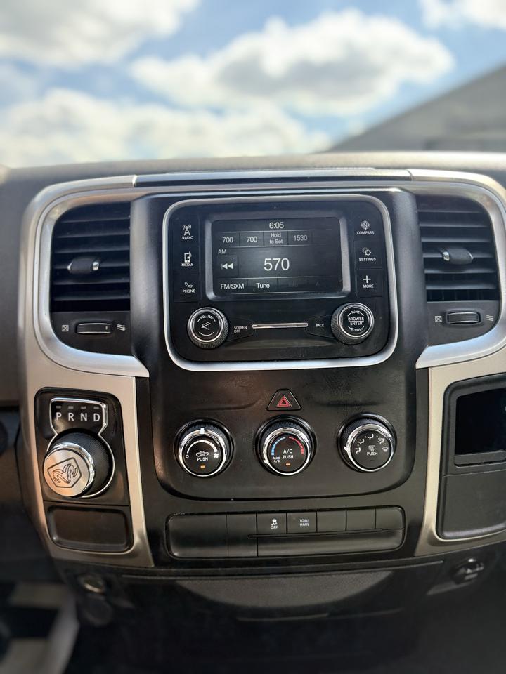 RAM 1500 SLT Quad Cab 2WD 2014