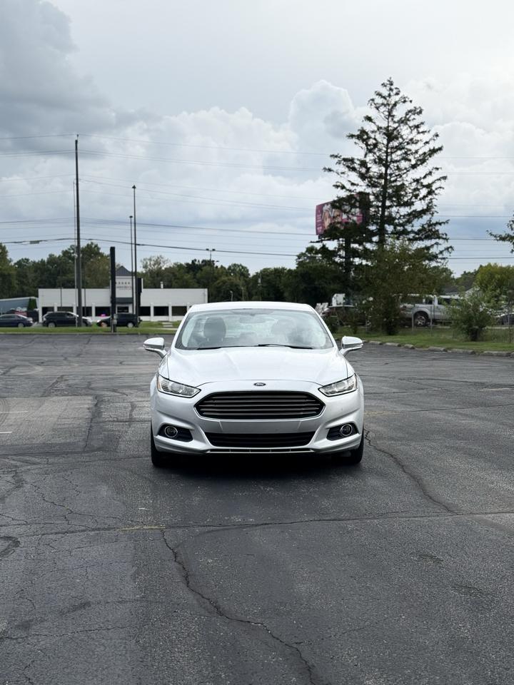 Ford Fusion SE 2013
