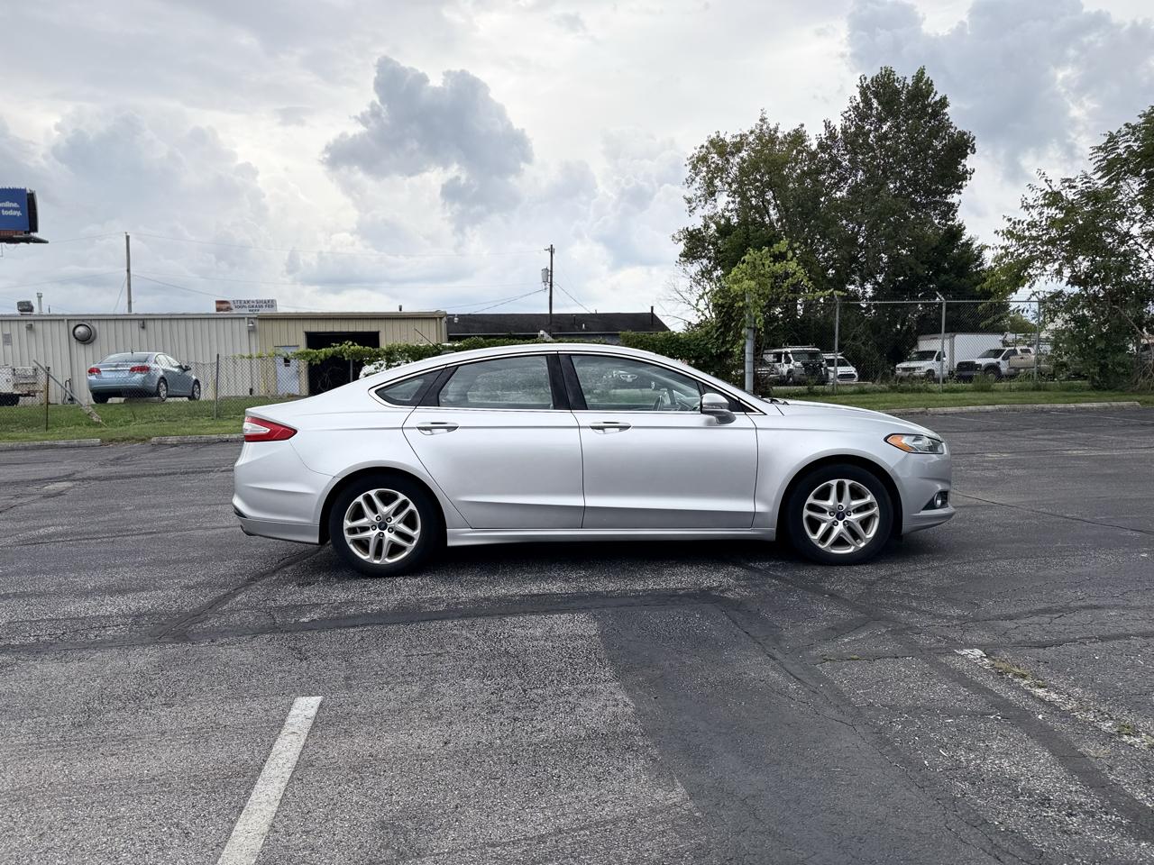 Ford Fusion SE 2013