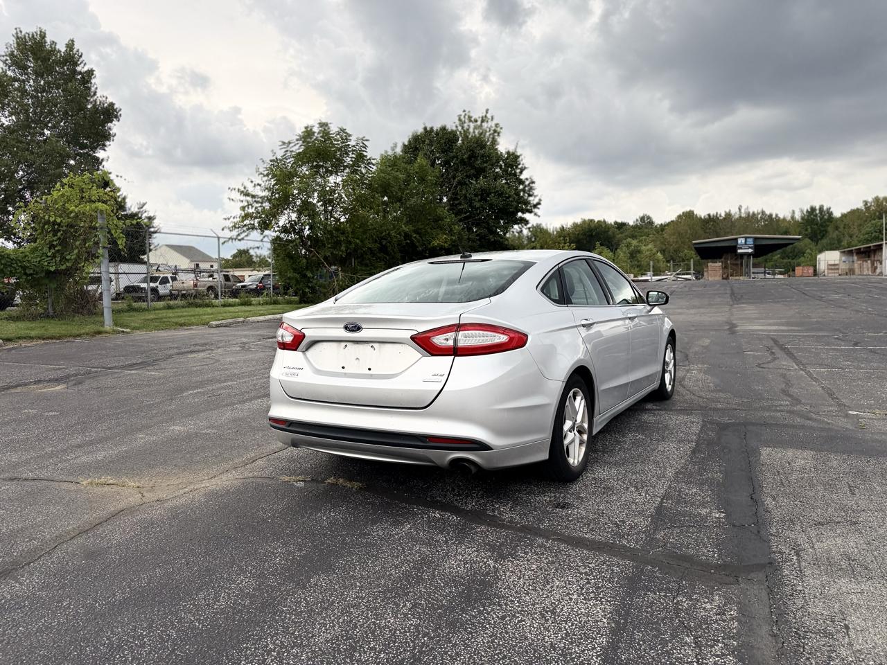 Ford Fusion SE 2013