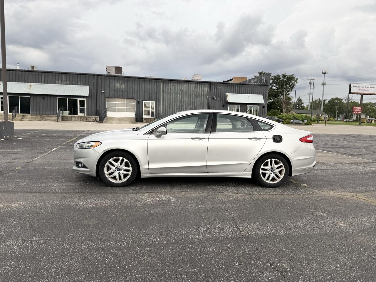 Ford Fusion SE 2013