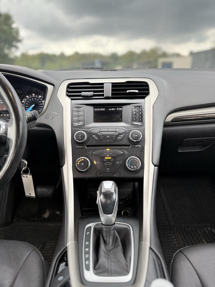 Ford Fusion SE 2013