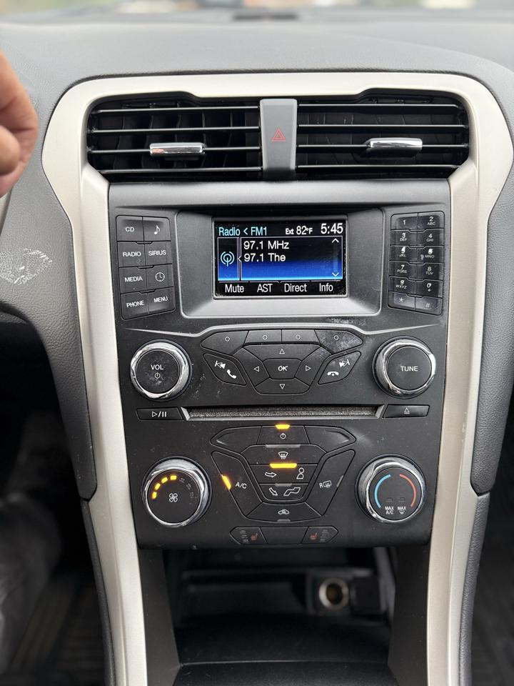 Ford Fusion SE 2013