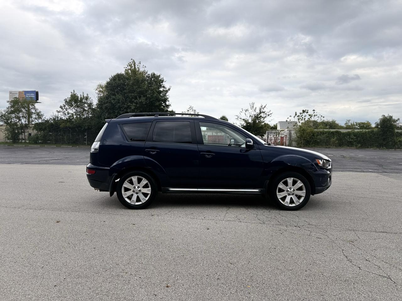 Mitsubishi Outlander SE 4WD 2010