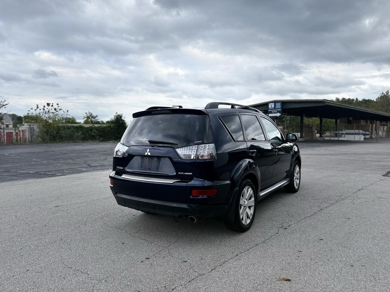Mitsubishi Outlander SE 4WD 2010