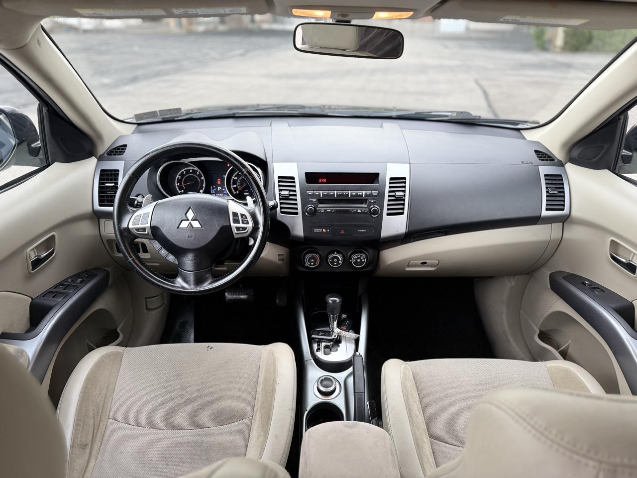 Mitsubishi Outlander SE 4WD 2010