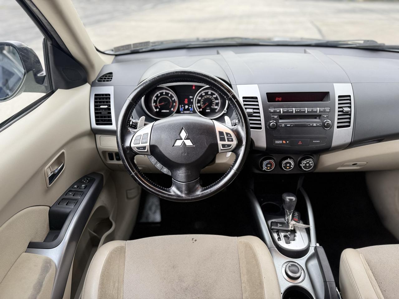 Mitsubishi Outlander SE 4WD 2010
