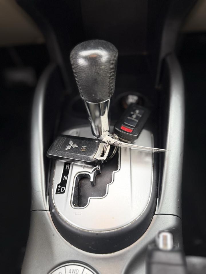 Mitsubishi Outlander SE 4WD 2010