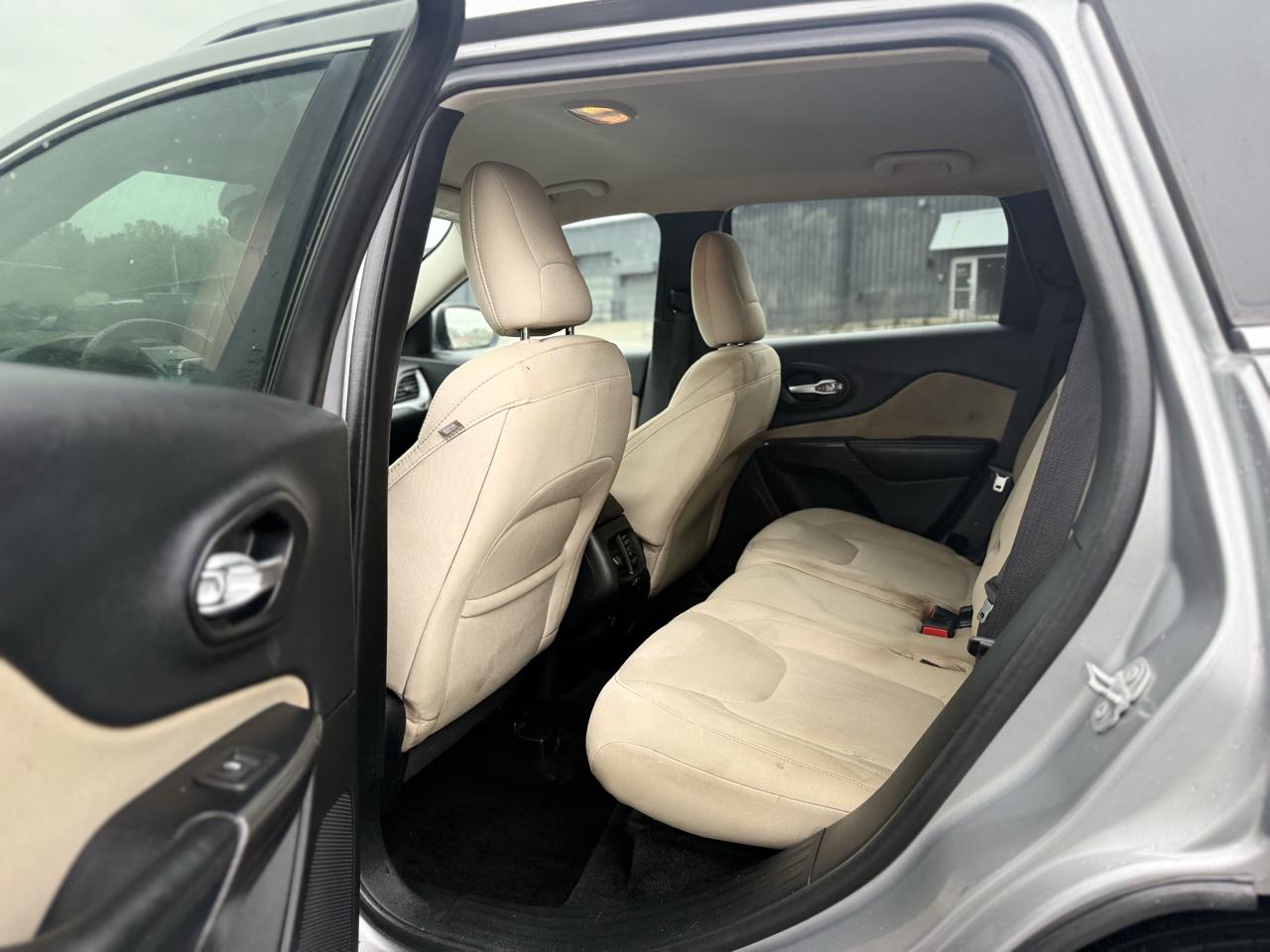 Jeep Cherokee Latitude 4WD 2015