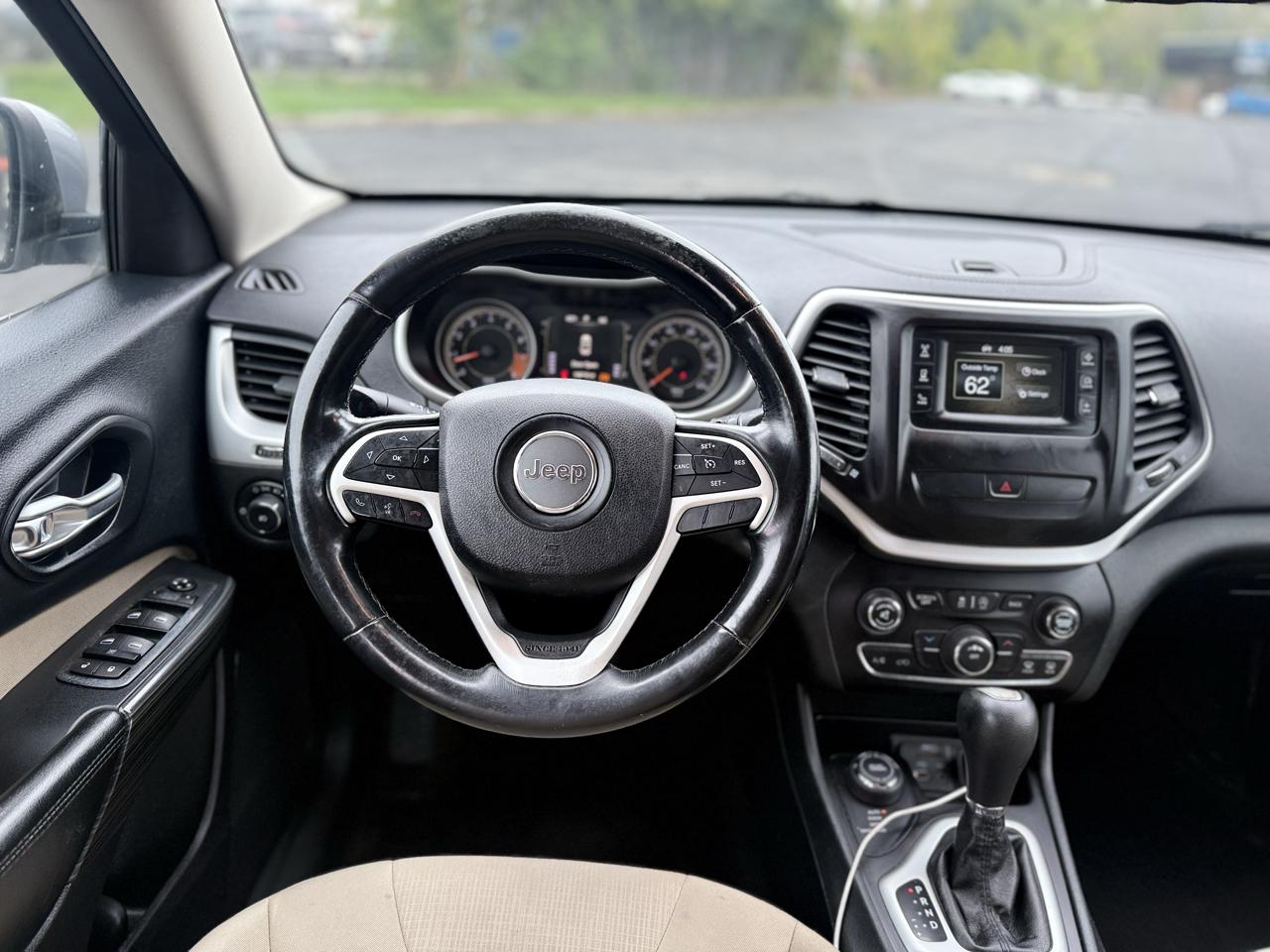Jeep Cherokee Latitude 4WD 2015