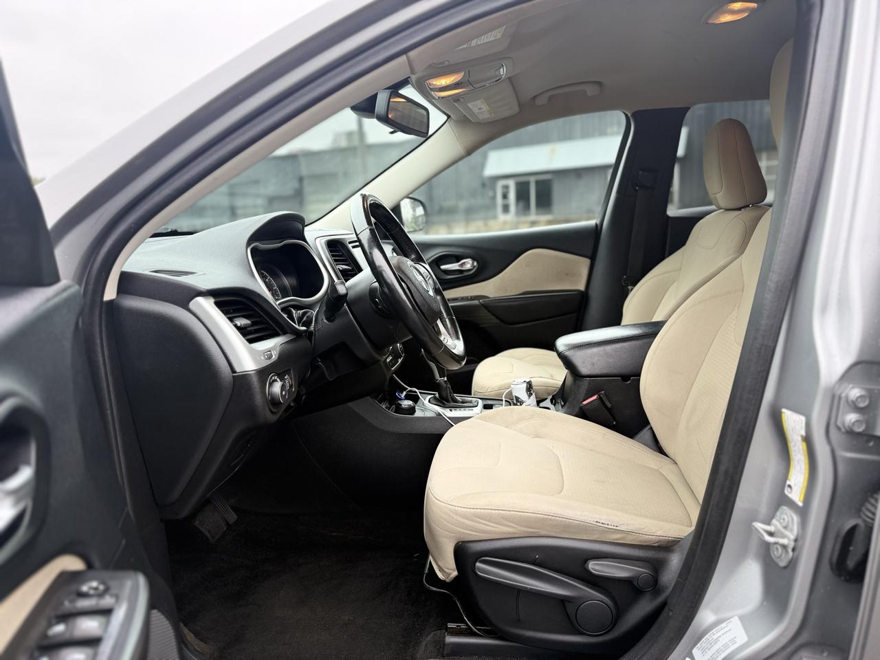 Jeep Cherokee Latitude 4WD 2015