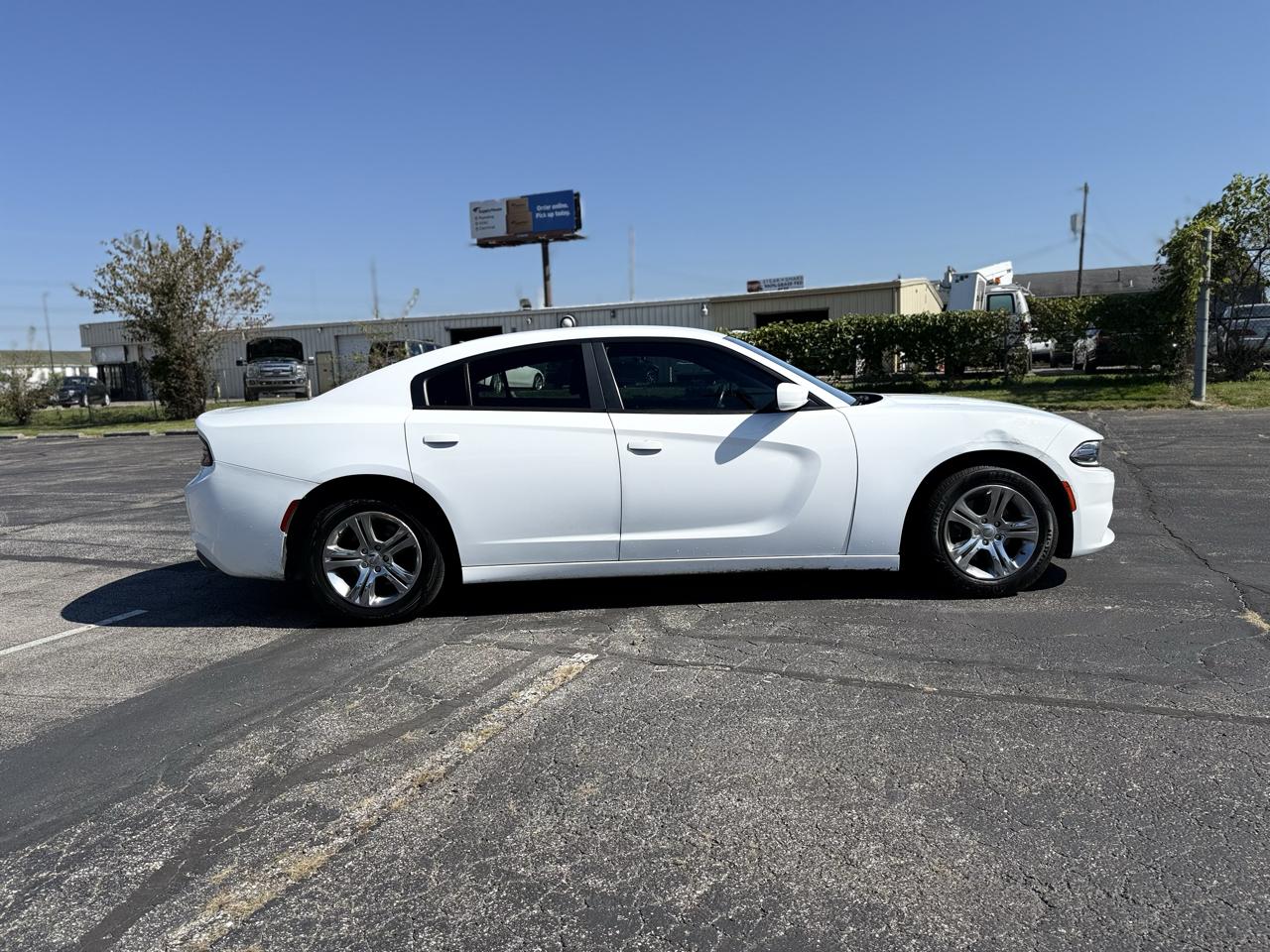 Dodge Charger SE 2016