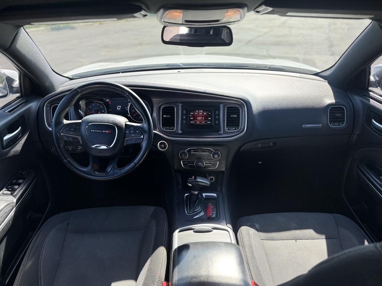 Dodge Charger SE 2016