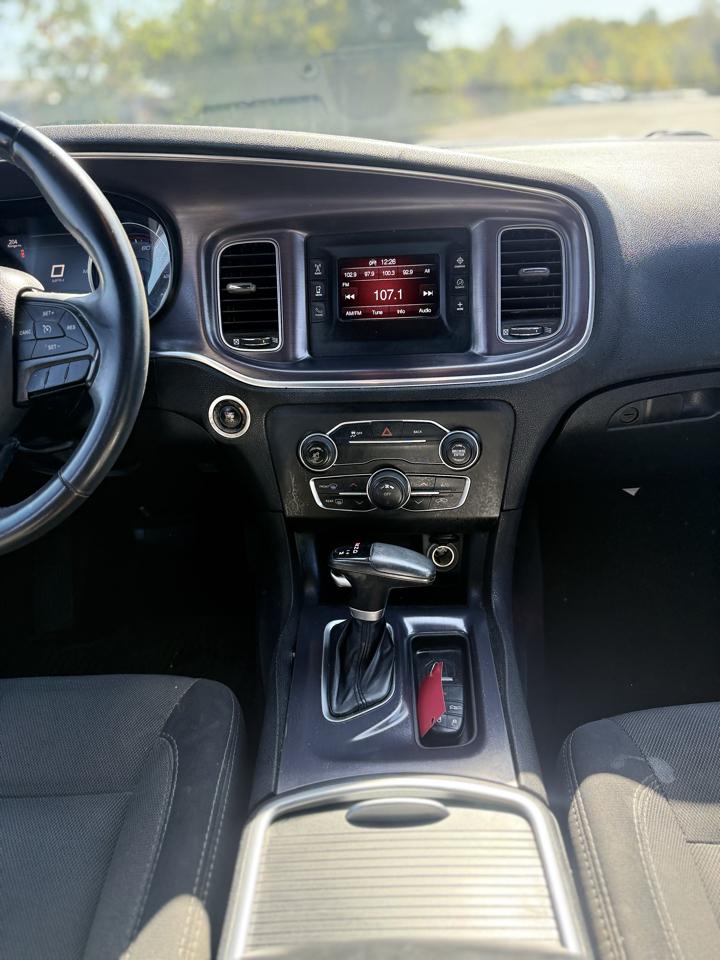 Dodge Charger SE 2016