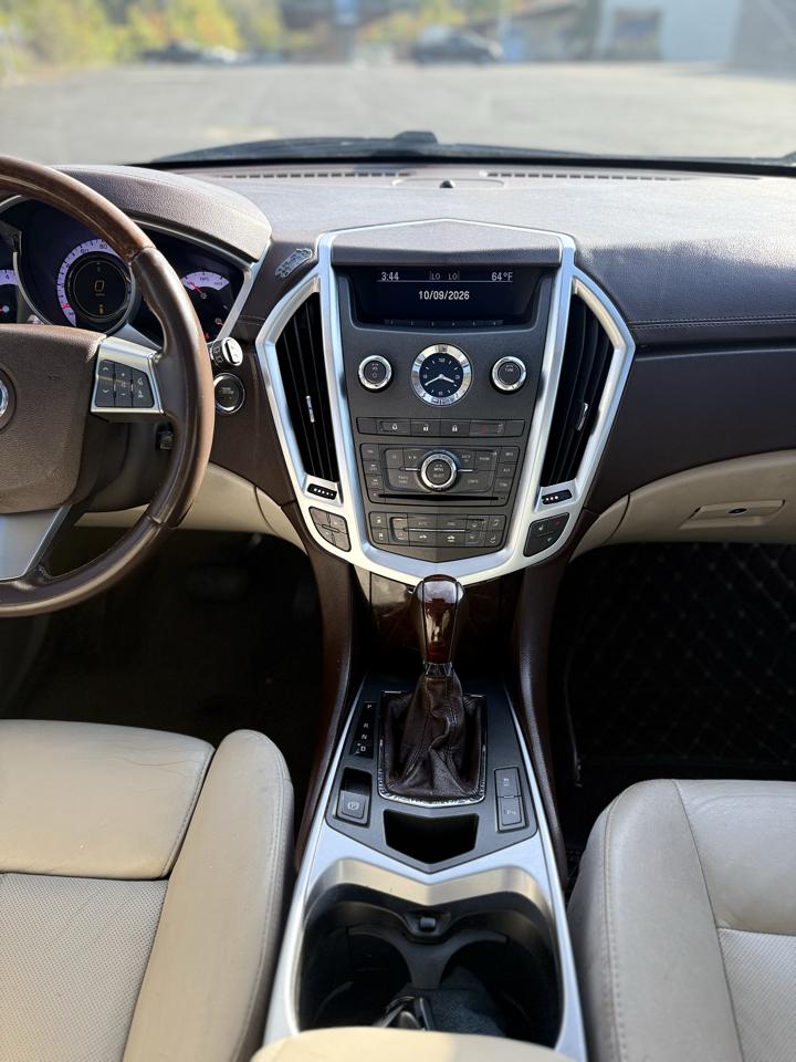 Cadillac SRX Luxury Collection 2011