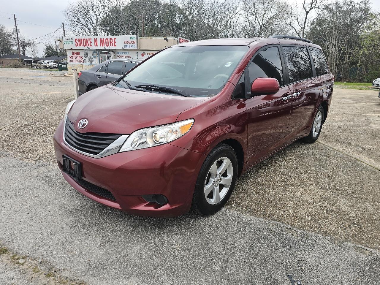 Toyota Sienna LE FWD 8-Passenger V6 2012