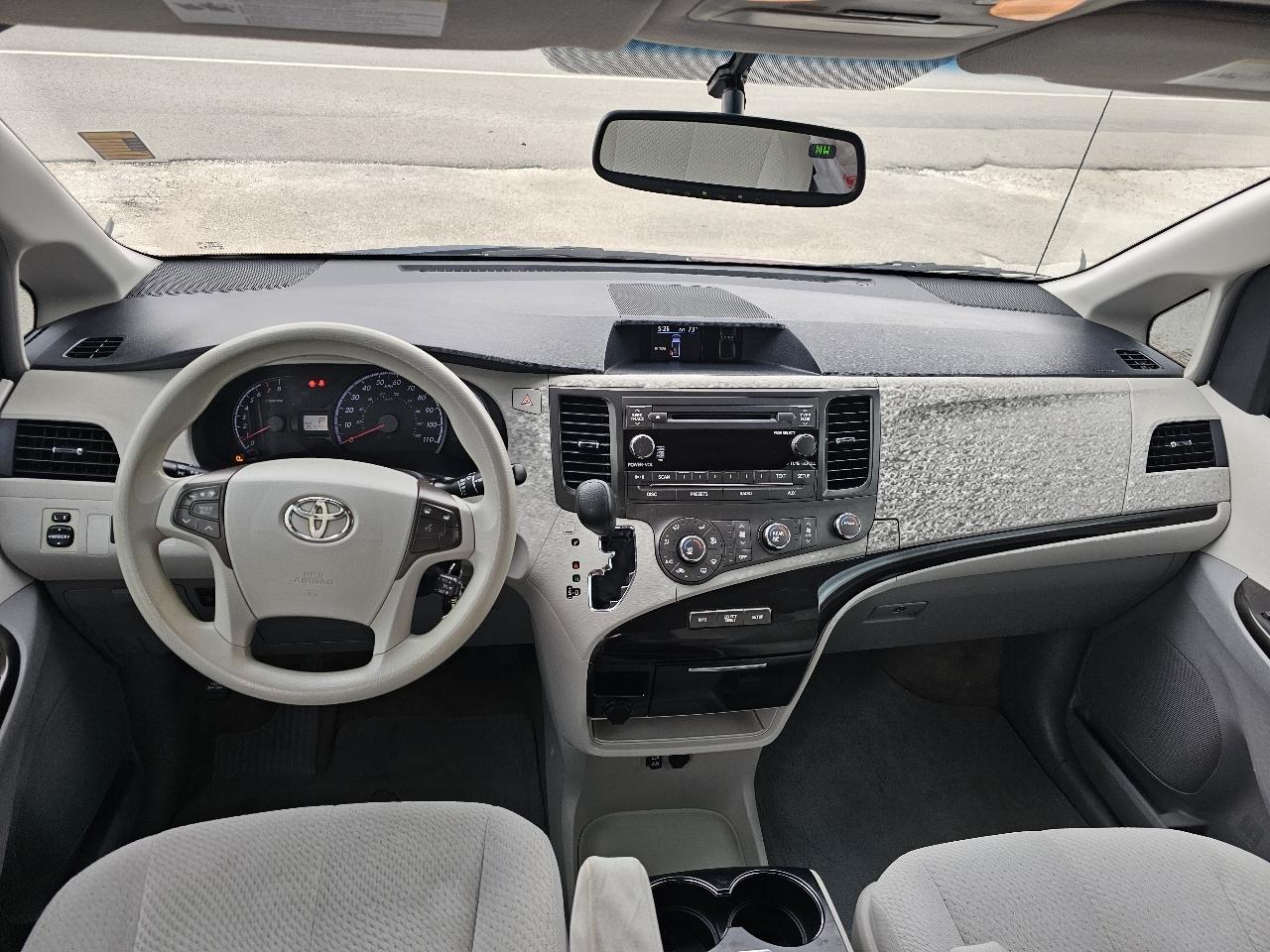 Toyota Sienna LE FWD 8-Passenger V6 2012