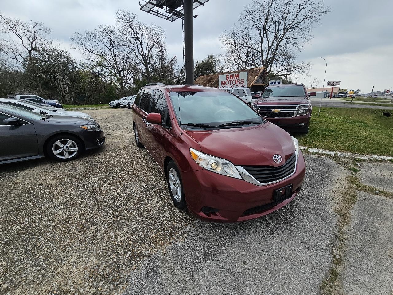 Toyota Sienna LE FWD 8-Passenger V6 2012