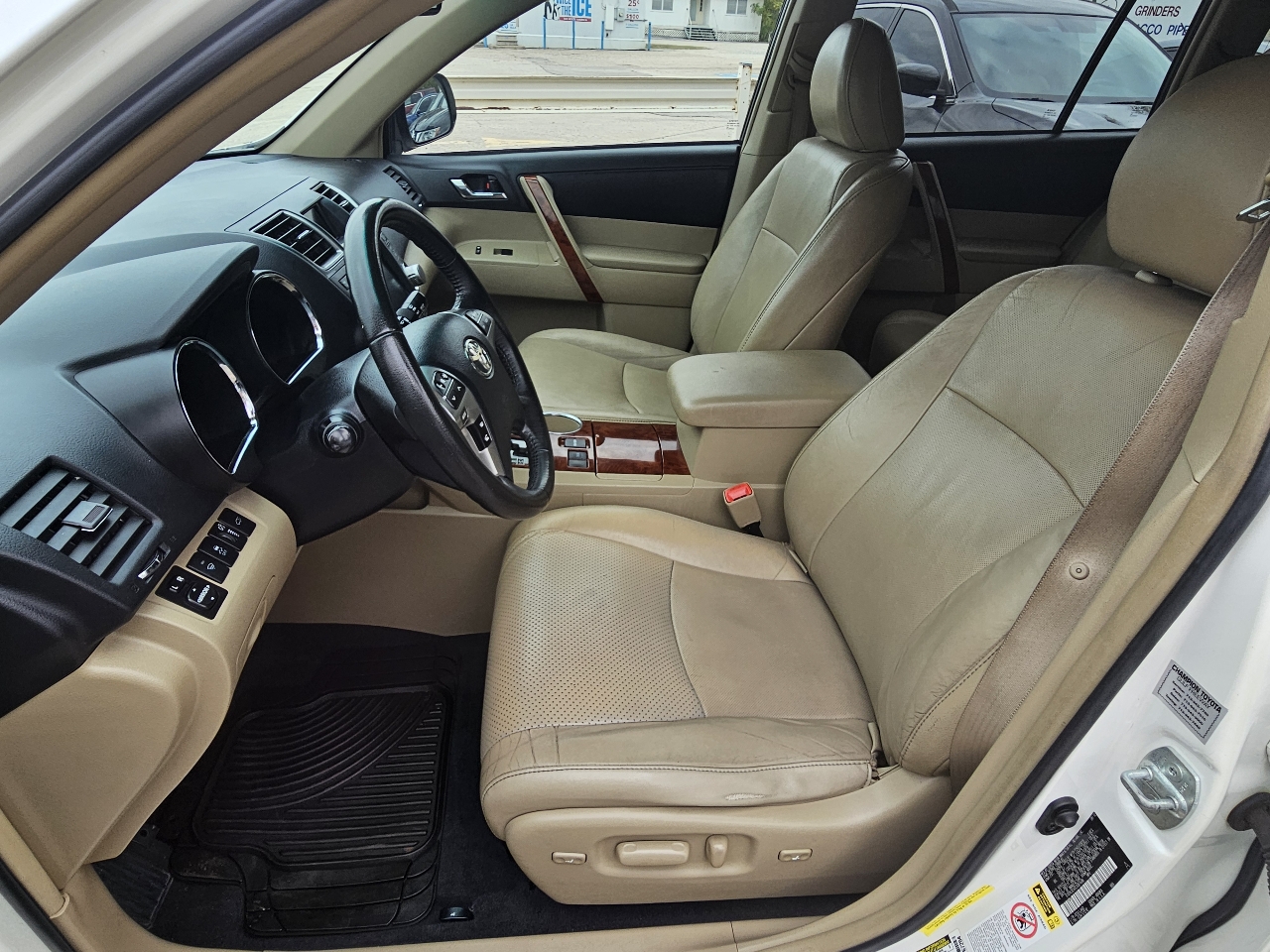 Toyota Highlander Limited 2WD 2012