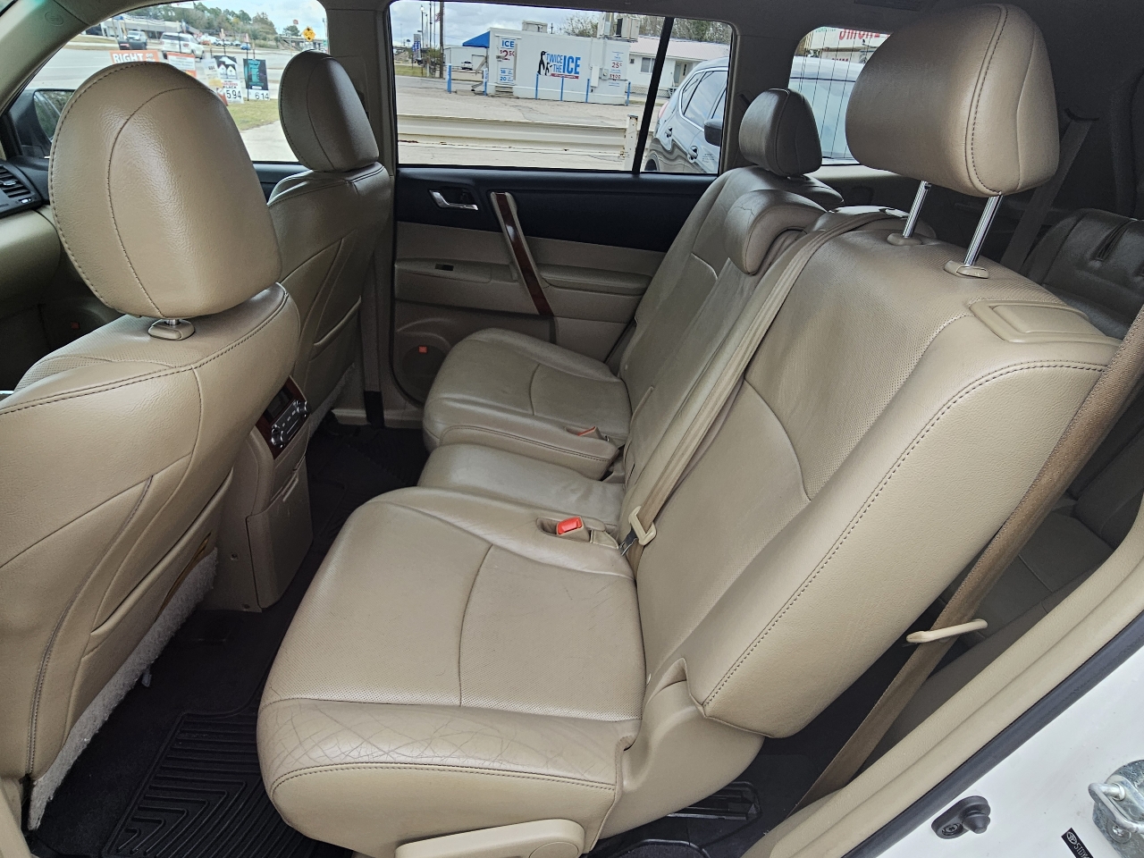 Toyota Highlander Limited 2WD 2012