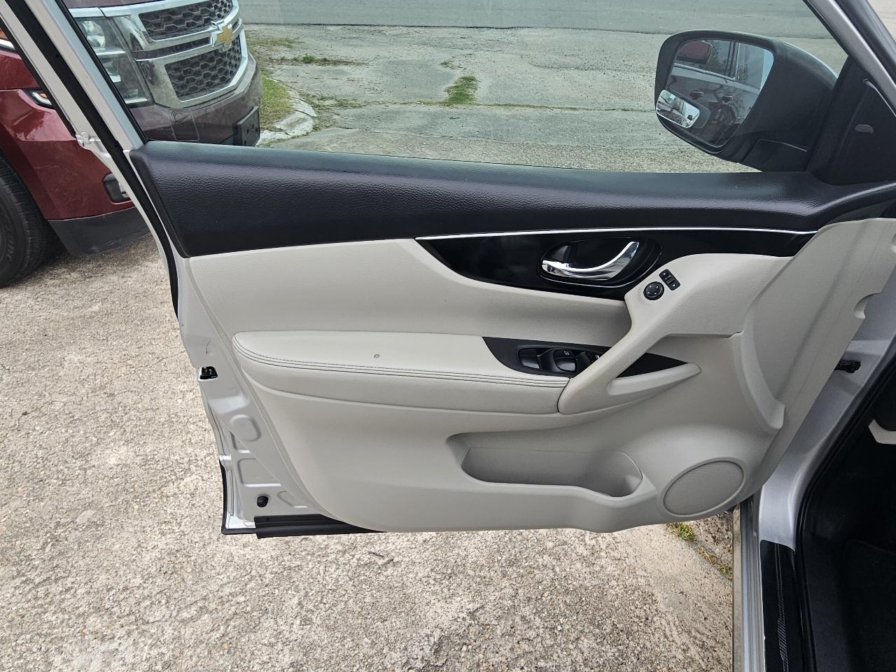 Nissan Rogue Sport S 2018
