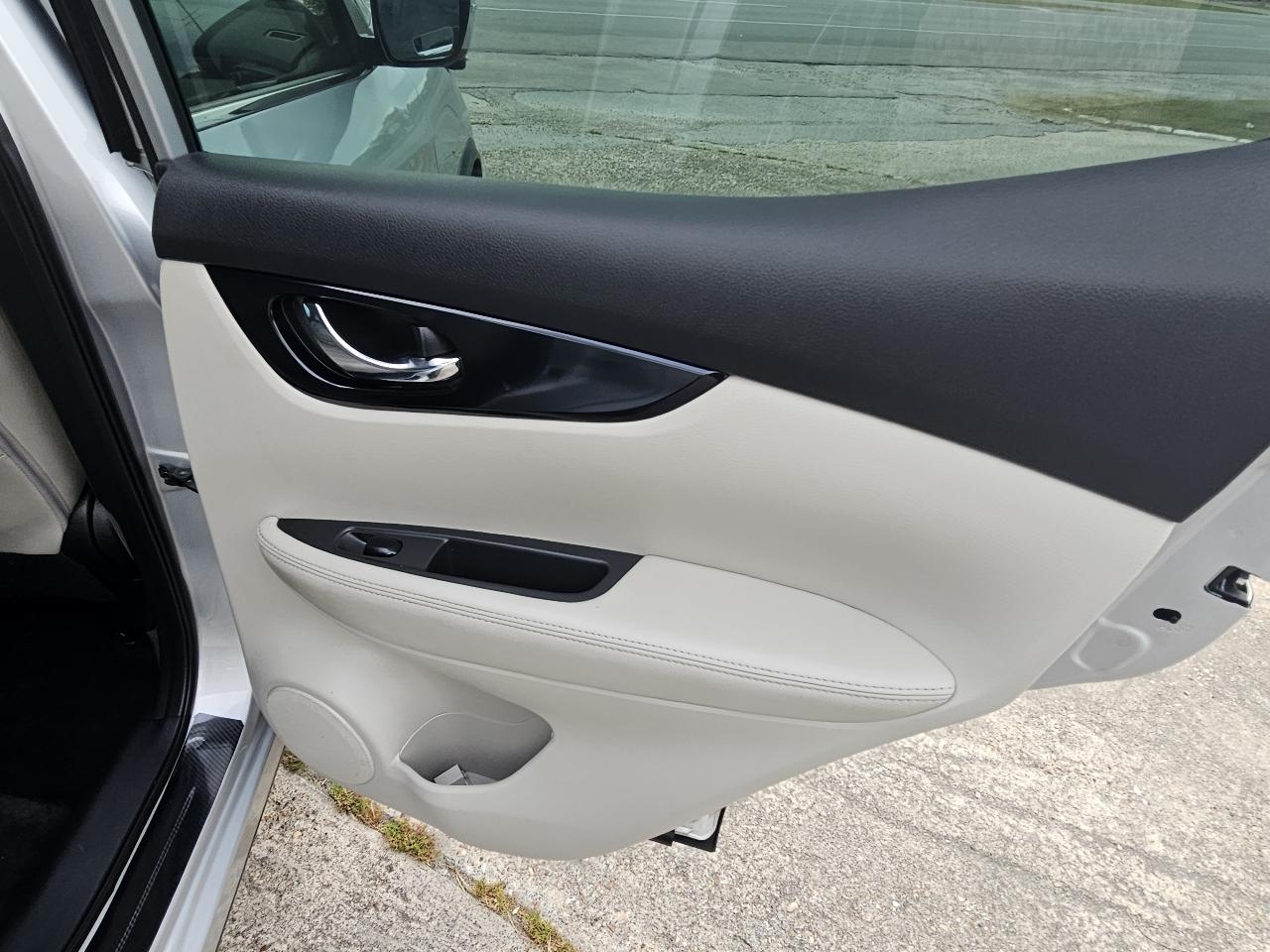 Nissan Rogue Sport S 2018