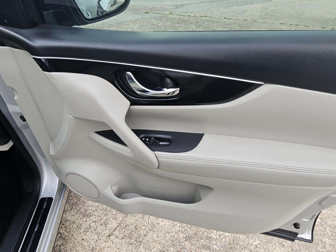 Nissan Rogue Sport S 2018