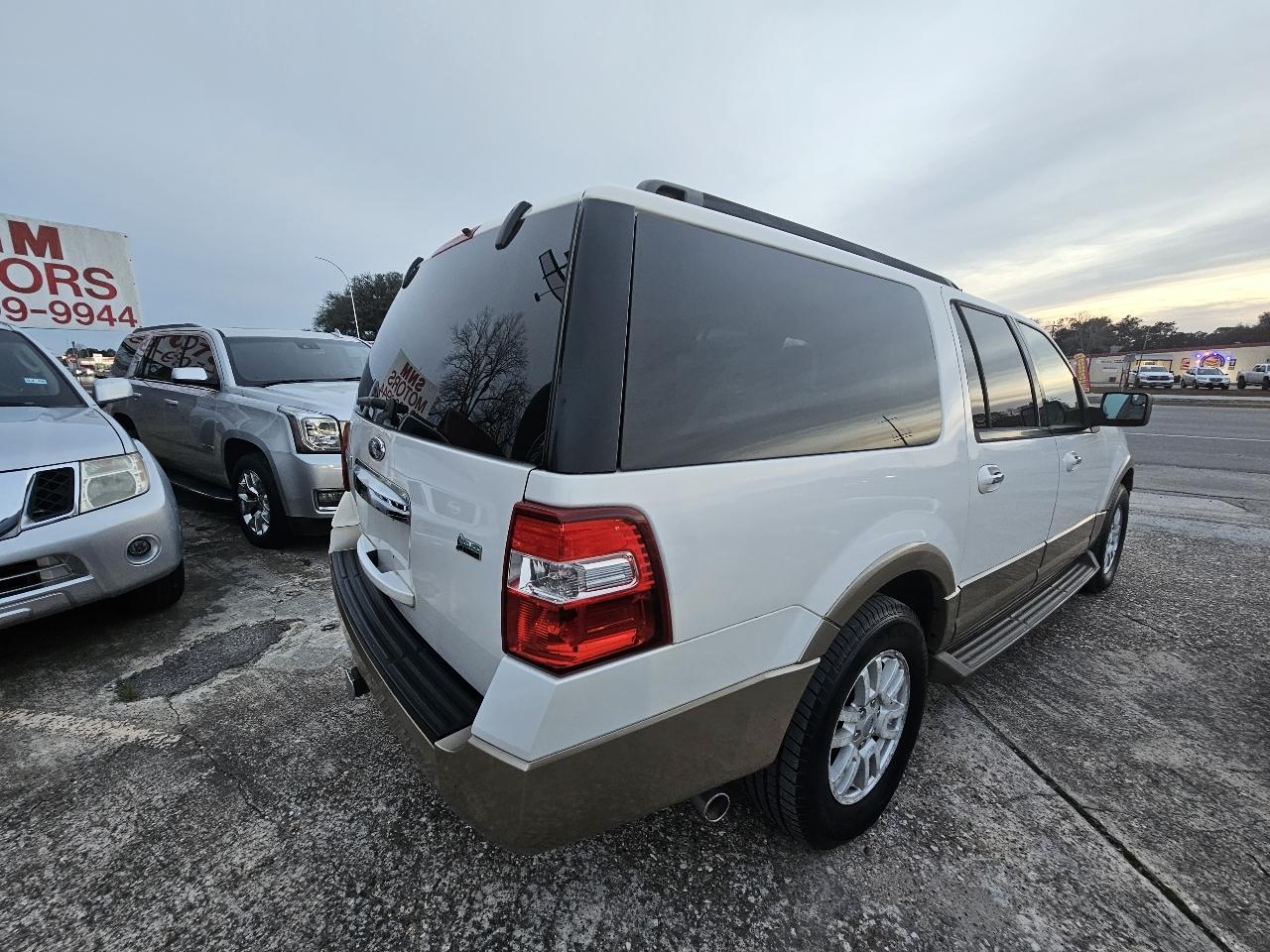 Ford Expedition EL XLT 2WD 2012