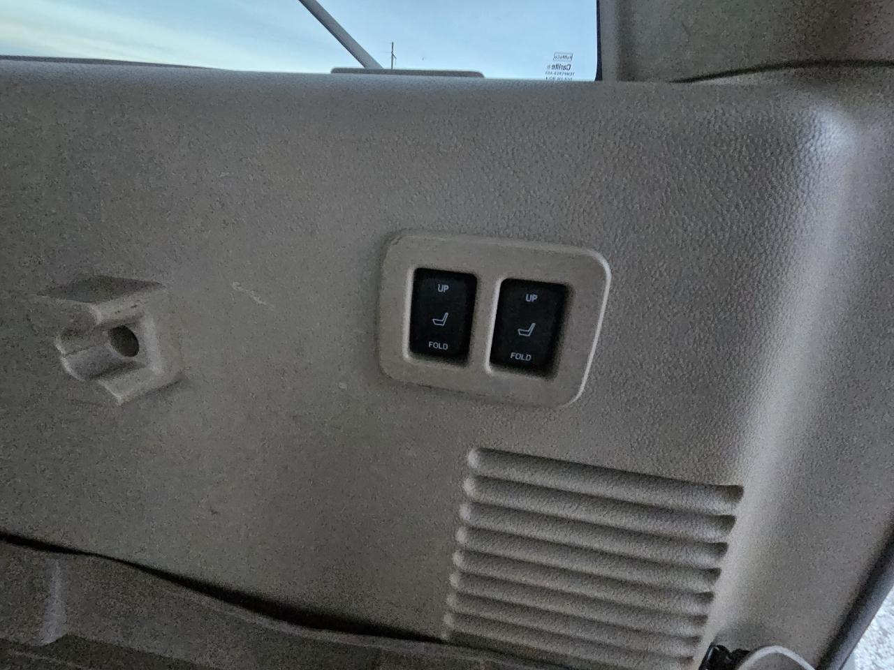 Ford Expedition EL XLT 2WD 2012