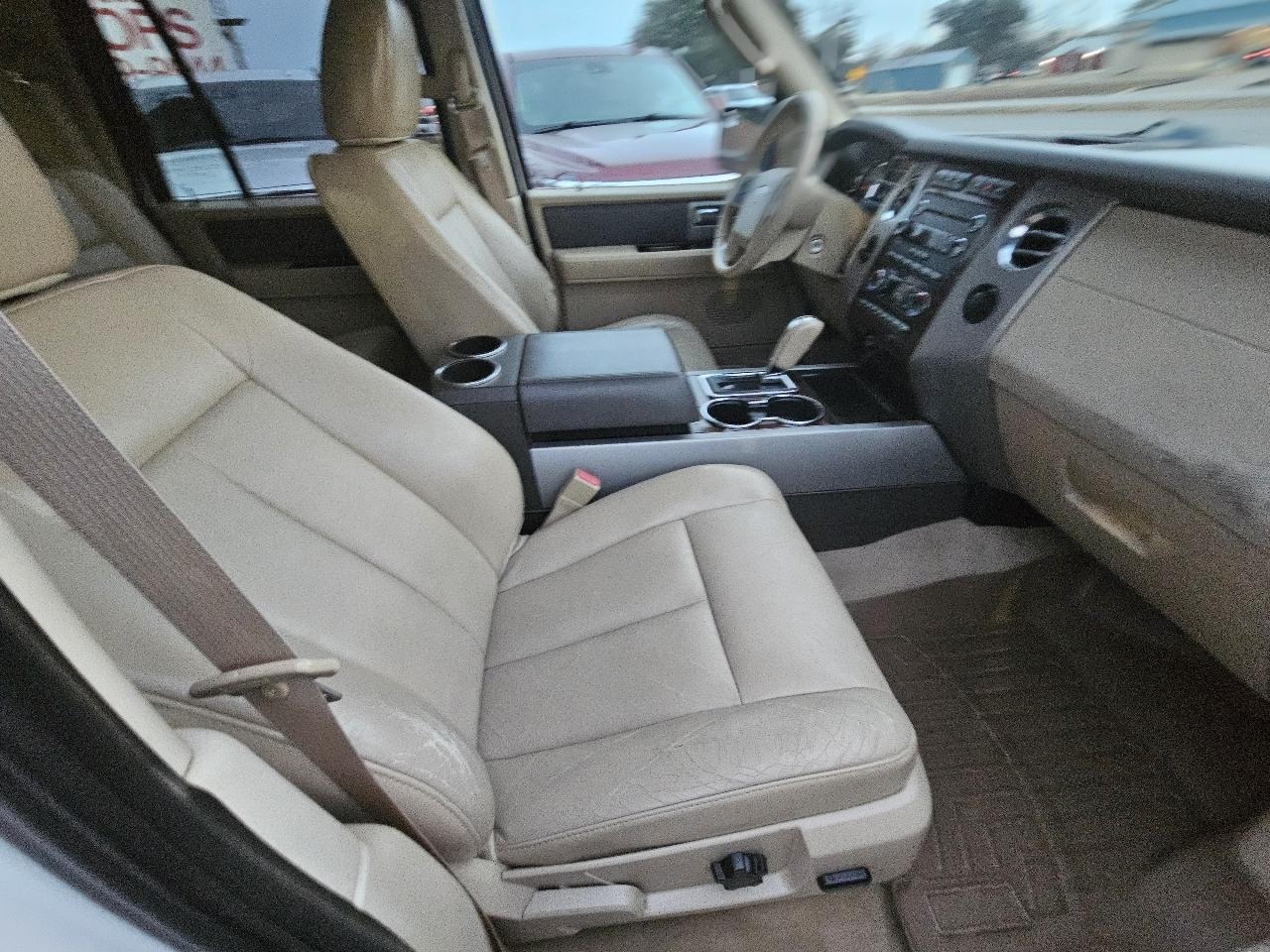 Ford Expedition EL XLT 2WD 2012