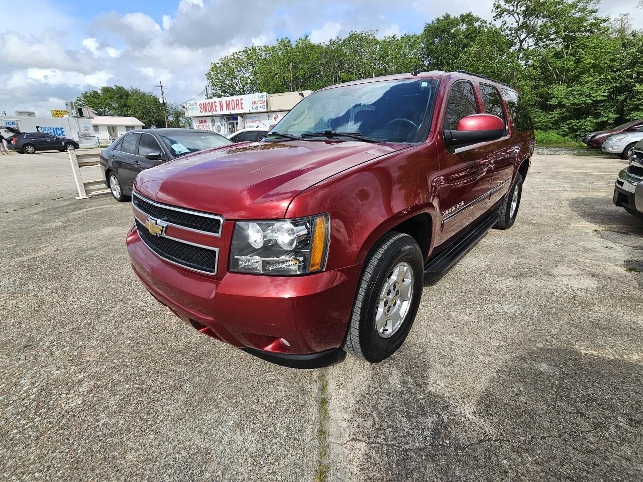 Chevrolet Suburban LT 1500 2WD 2011