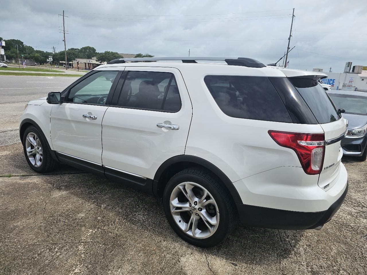 Ford Explorer Limited FWD 2011