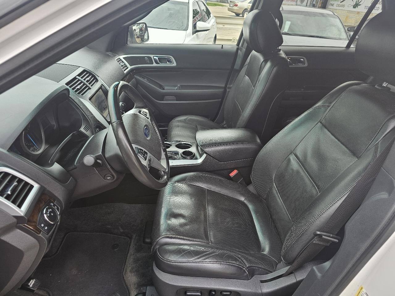 Ford Explorer Limited FWD 2011