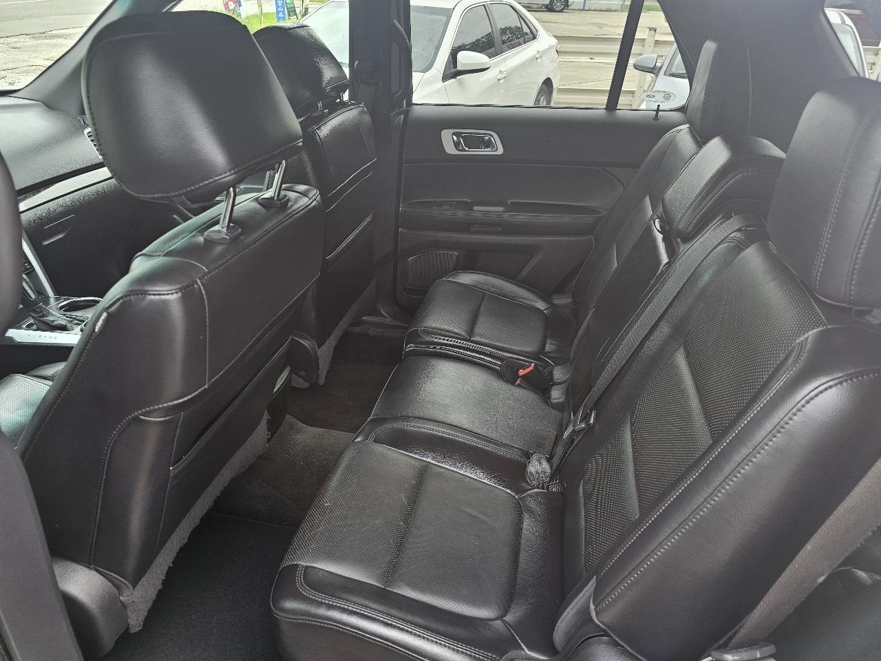 Ford Explorer Limited FWD 2011