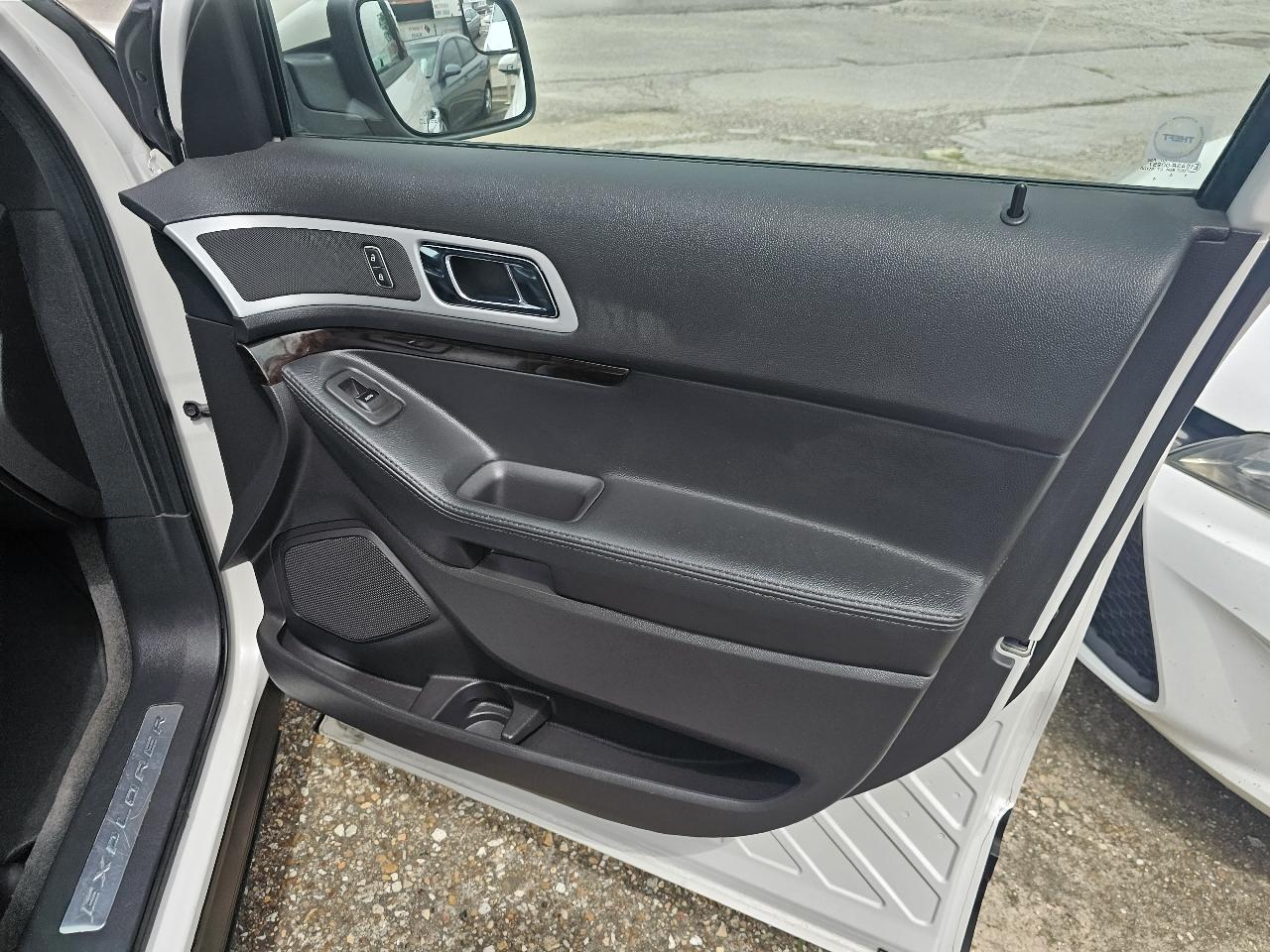 Ford Explorer Limited FWD 2011