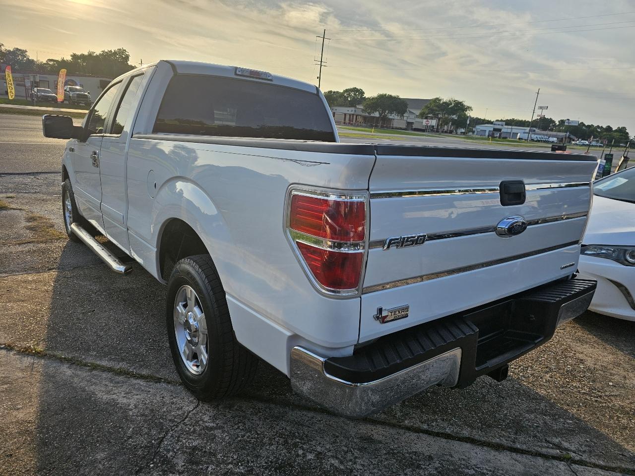 Ford F-150 XL SuperCab 8-ft. Bed 2WD 2013