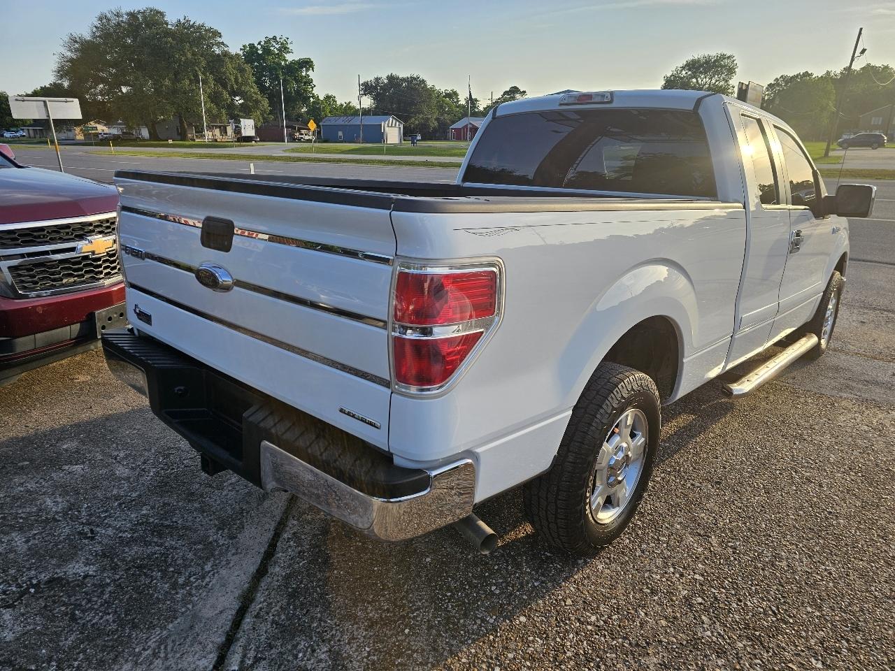 Ford F-150 XL SuperCab 8-ft. Bed 2WD 2013