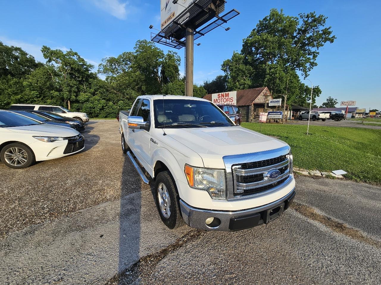 Ford F-150 XL SuperCab 8-ft. Bed 2WD 2013