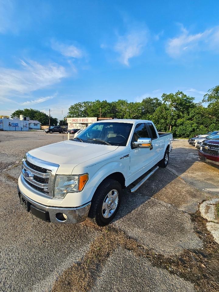 Ford F-150 XL SuperCab 8-ft. Bed 2WD 2013