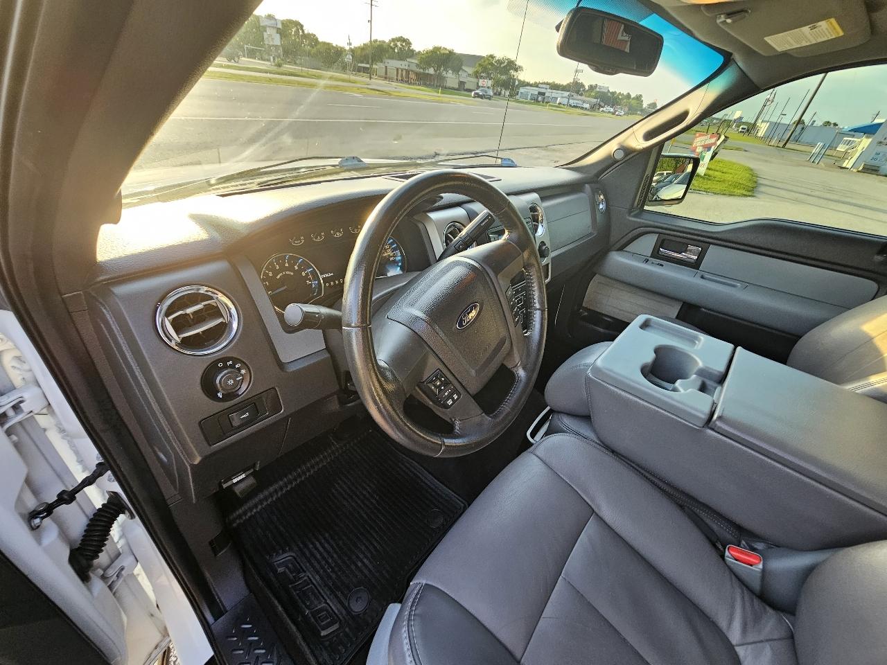 Ford F-150 XL SuperCab 8-ft. Bed 2WD 2013