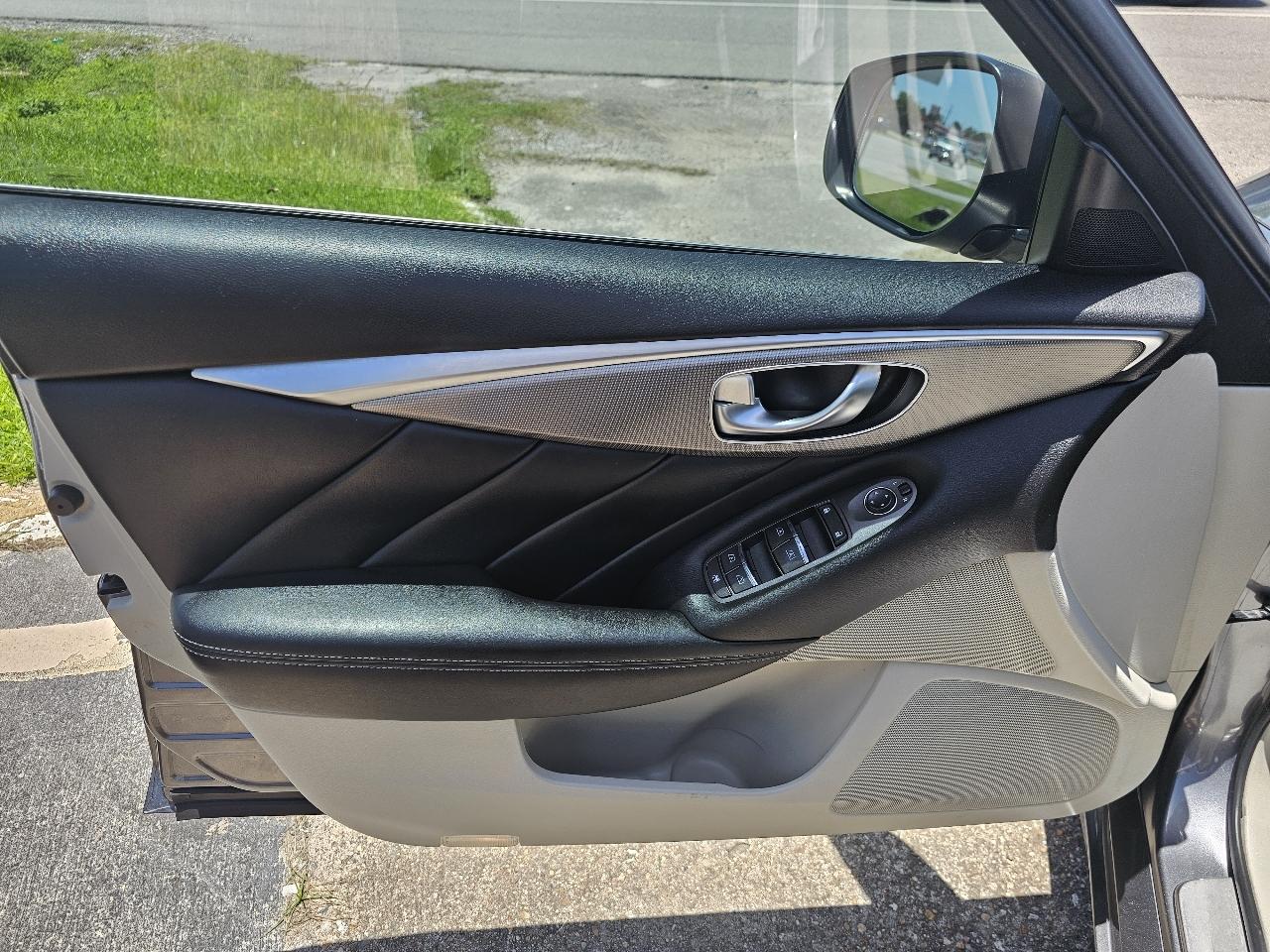 Infiniti Q50 Base 2015