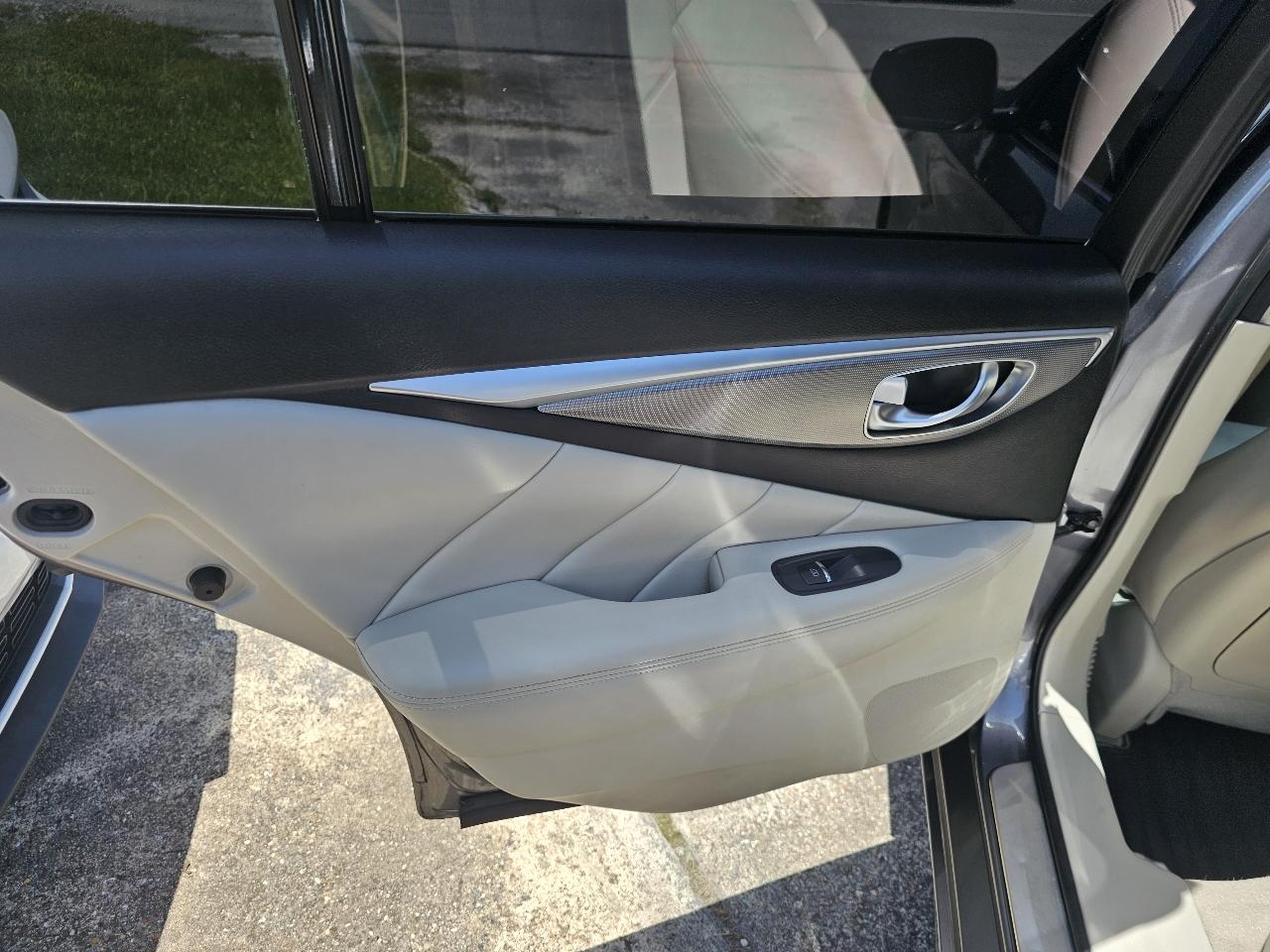 Infiniti Q50 Base 2015