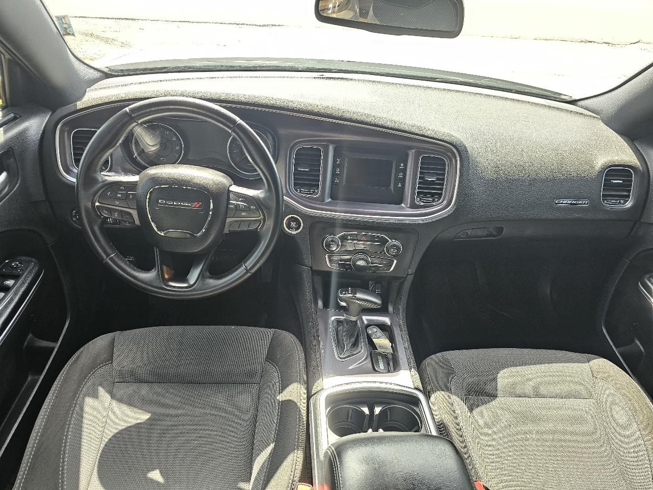 Dodge Charger SE 2015