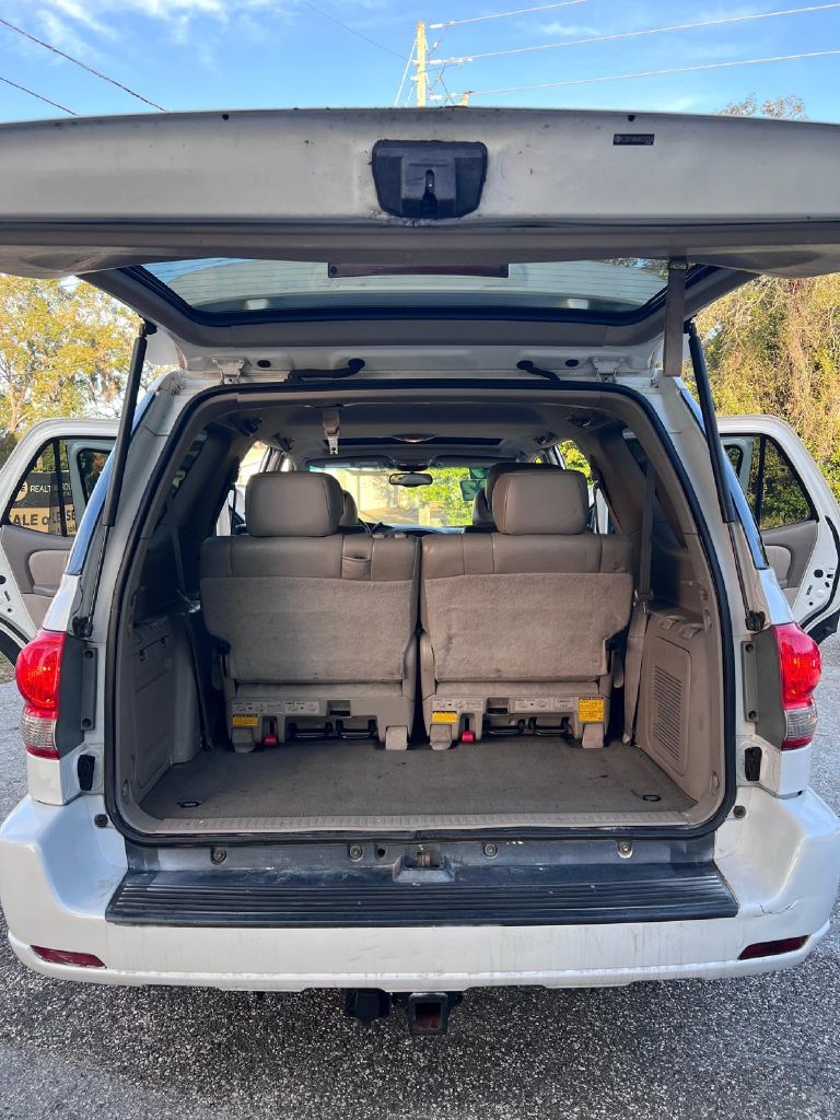 Toyota Sequoia  2006