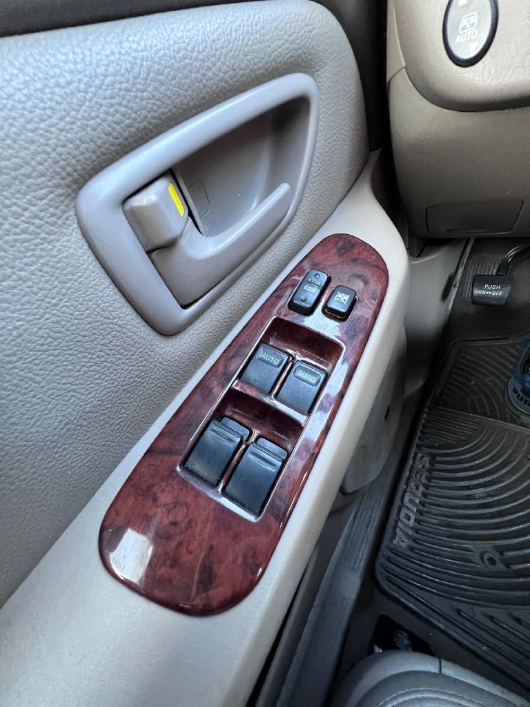 Toyota Sequoia  2006