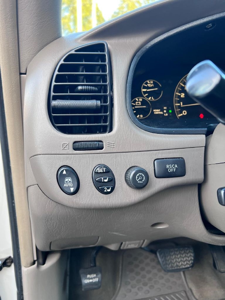 Toyota Sequoia  2006