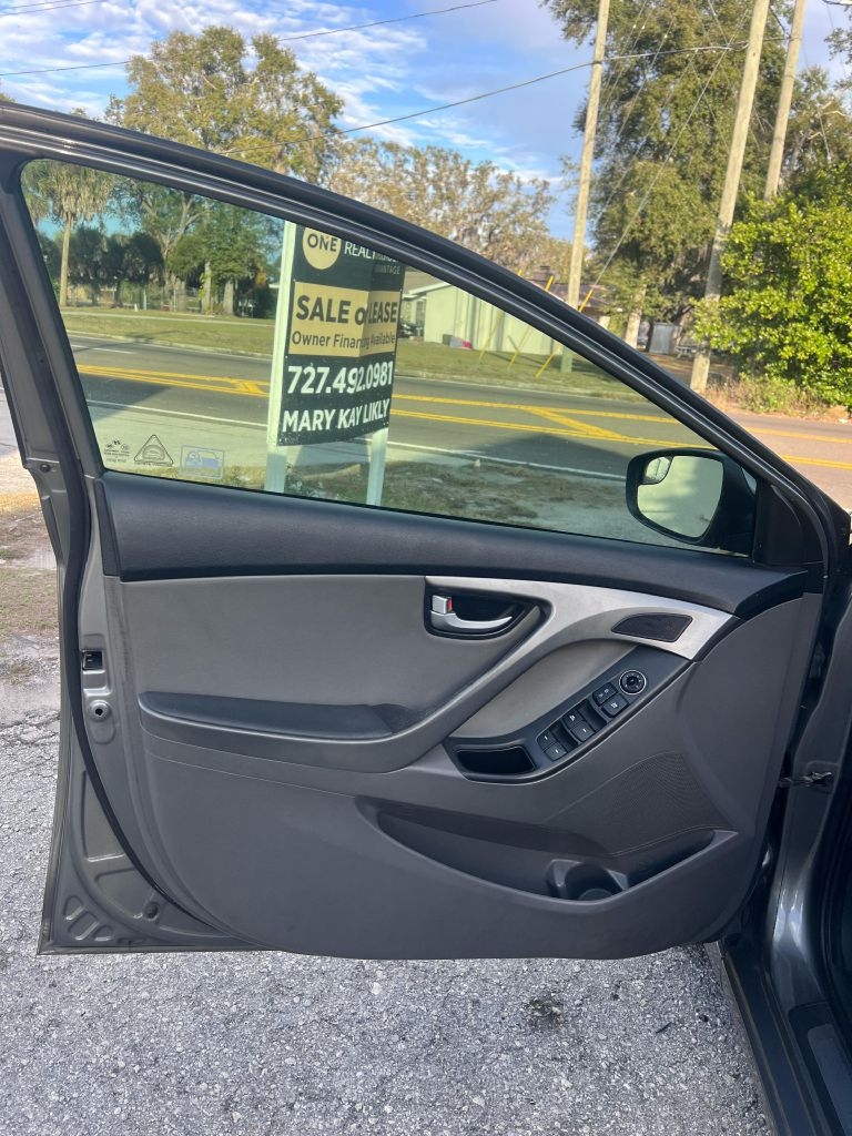 Hyundai Elantra  2014