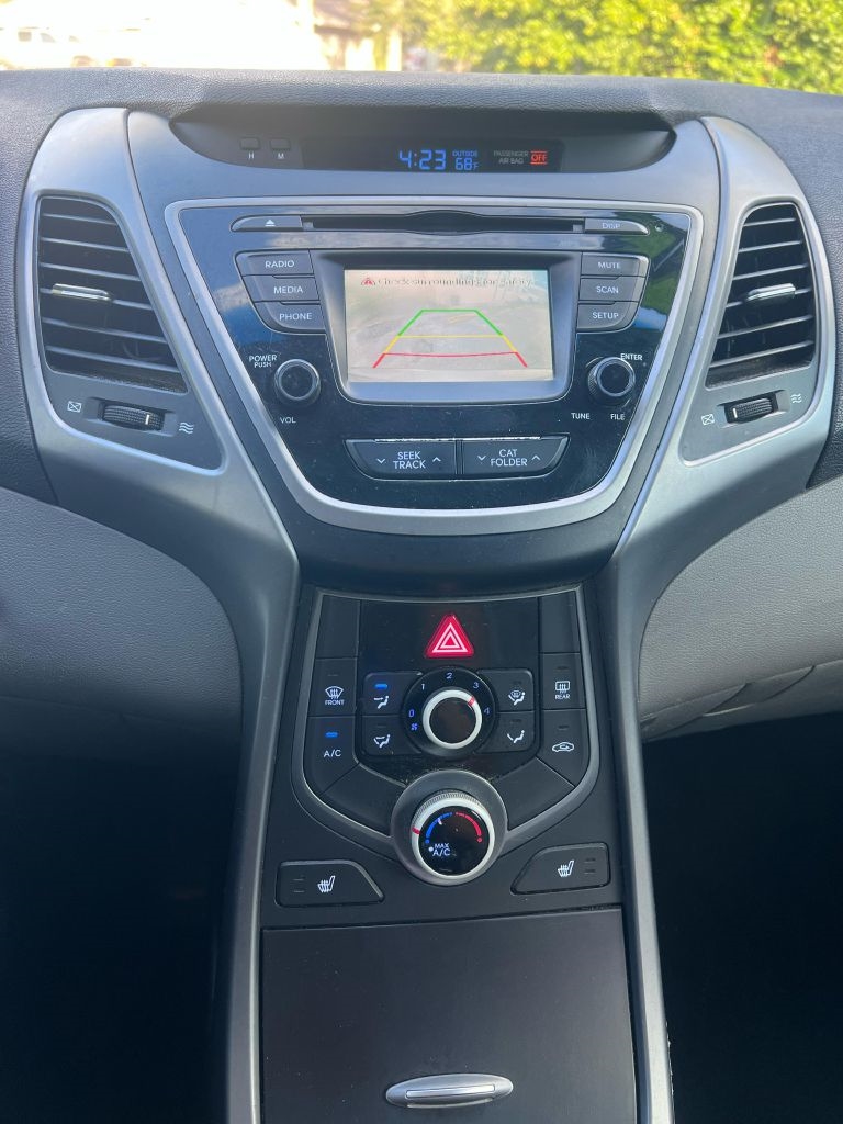 Hyundai Elantra  2014
